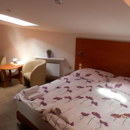 Uslugi Noclegowe I Gastronomiczne Dla Ludnosci Robert Mielcarek *