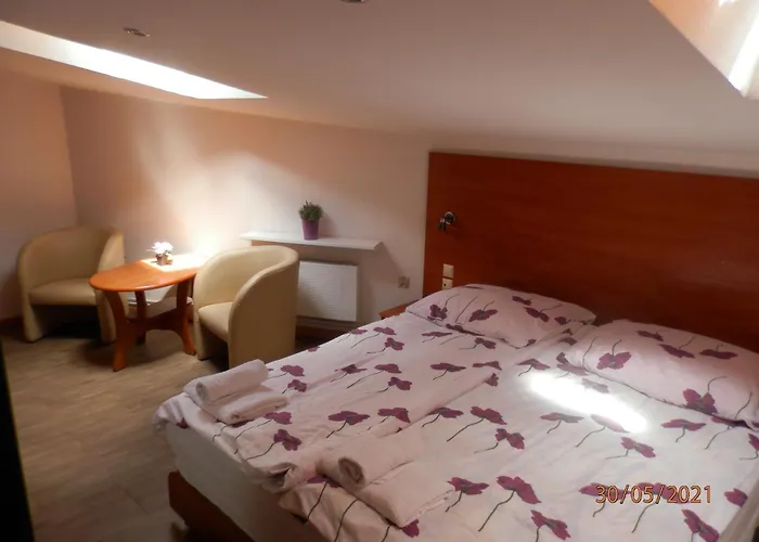 Uslugi Noclegowe I Gastronomiczne Dla Ludnosci Robert Mielcarek *